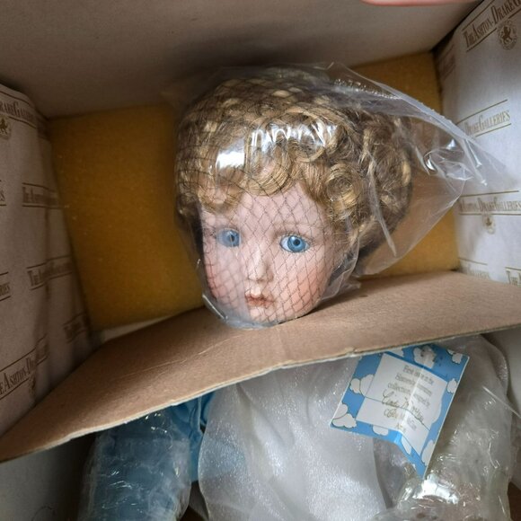 Ashton Drake "Every Cloud Has A Silver Lining" Porcelain Doll Cindy McClure 1992 - Picture 6 of 11